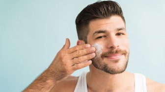 5 Sunscreen Wajah Terbaik untuk Pria Usia 40 Tahun ke Atas, Bye-Bye Flek Hitam