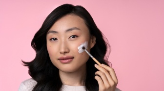 5 Sunscreen Non Comedogenic untuk Flek Hitam Usia 45 Tahun ke Atas