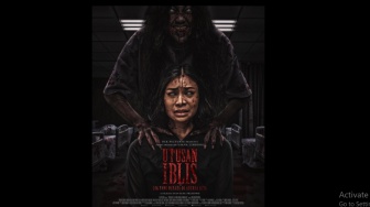 Review Film Utusan Iblis: Saat Kesunyian Menjadi Senjata Horor Psikologis Terbaik