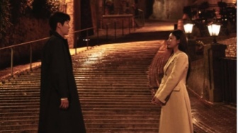 Belajar Tentang Cinta dan Penerimaan Lewat 'Can This Love Be Translated?'