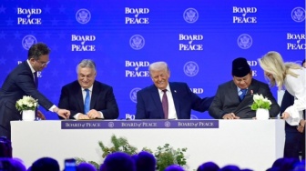 Bebas Aktif atau Bebas Selektif? Menyoal Kursi Indonesia di Forum Trump