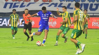 Persib Bandung Menang Tipis atas PSBS Biak, Ini Kata Bojan Hodak