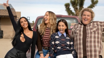 Sinopsis The Fifth Wheel, Film Komedi Netflix yang Dibintangi Kim Kardashian