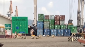 Hambatan Logistik Ancam Ekonomi Daerah, Pelindo Teluk Bayur Didesak Revitalisasi Alat Bongkar Muat