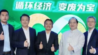 Viral Pak RT di Jakarta Mendunia Gara-Gara Ubah Got Jadi Kolam Lele, Diundang TV Nasional China