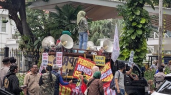 Ada Demo di Depan Kantor Wapres Kebon Sirih, Massa Aksi: Ijazahmu Mana?