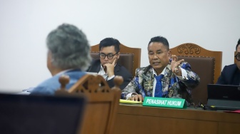 Mantan Hakim Agung Gayus Lumbuun dihadirkan sebagai saksi ahli dalam kasus gugatan perdata PT Citra Marga Nusaphala Persada Tbk (kode saham: CMNP) terhadap PT Bhakti Investama --kini MNC Asia Holding, di PN Jakarta Pusat, Rabu (28/1/2026). [Handout]