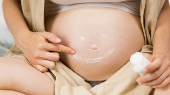 Apakah Physical Sunscreen Aman untuk Ibu Hamil?