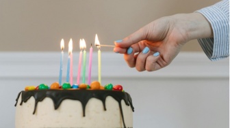 Makin Dewasa, Makin Datar: Mengapa Ulang Tahun Tak Lagi Terasa Spesial?