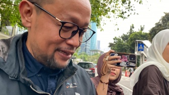 Diperiksa 8 Jam, Eks Stafsus Menag Gus Alex Langsung 'Ngacir' Naik Motor dari Gedung KPK