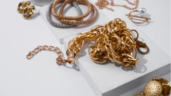 Viral Ibu Ini Jual Emas Koleksinya 23 Tahun Lalu, Beli Rp41 Juta Kini Dijual Rp927 Juta