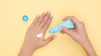 6 Sunscreen Lokal Kualitas Global, Ampuh Usir Flek Hitam dan Garis Penuaan