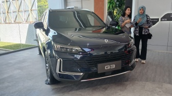 Polytron Hadirkan Solusi untuk Pengguna Mobil Listrik: Showroom dan Layanan Darurat di Semarang