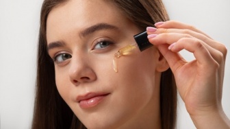 Urutan Skincare Malam dengan Retinol yang Benar, agar Manfaatnya Optimal