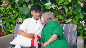 Siapa Ibu Asuh Ressa? Ikhlas Rawat Anak Denada sejak Masih Bayi