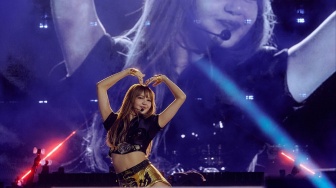 KUIS: Seberapa Nge-fans Kamu dengan Lisa BLACKPINK?