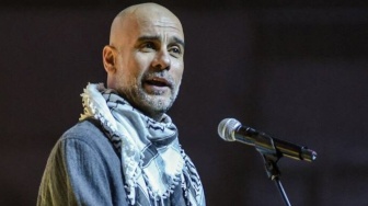 Kenakan Keffiyeh, Pep Guardiola: Anak-Anak Palestina Terbunuh, Dunia Memilih Diam
