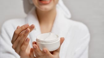 4 Krim Malam untuk Hempas Garis Halus dan Kerutan Usia 45 Tahun, Bikin Wajah Kencang
