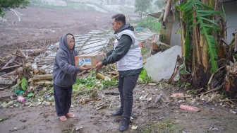 BRI Peduli Salurkan Bantuan Tanggap Bencana bagi Korban Banjir dan Longsor di Cisarua Bandung Barat