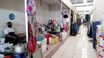 Kisah Pedagang Rombengan Rejowinangun, Bertahan di Pasar yang Sepi