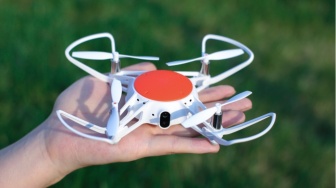 4 Rekomendasi Drone Mini Terbaik: Ukuran Kecil, Kemampuan Nggak Main-Main!