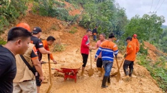 Longsor Tutup Total Jalinsum SibuhuanSosopan Sumut