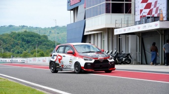 Cargloss Racing Team Capai Prestasi Gemilang di Pertamina 6 Hours Endurance Mandalika