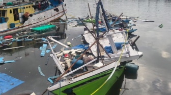 Mencekam! Kapal Ikan Meledak di Pelabuhan Paotere Makassar, 9 Nelayan Terluka Parah