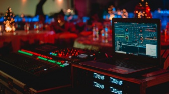 Masa Depan Perburuhan di Tengah Otomatisasi dan AI