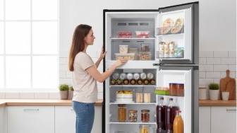 5 Rekomendasi Kulkas Midea 2 Pintu, Hemat Listrik dan Kapasitas Besar