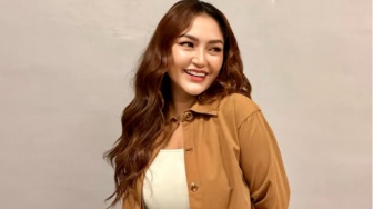 Minder usai Melahirkan, Siti Badriah Operasi Payudara di Korea