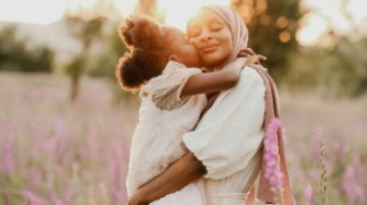 Belajar Berjalan Lebih Pelan: Menemukan Ketenangan di Tengah Dunia yang Berisik