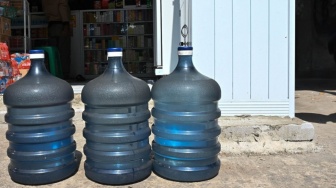 Galon Air Minum Tampak Buram dan Kusam? Waspadai Risiko BPA Semakin Tinggi