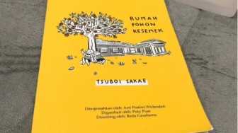 Membaca Rumah Pohon Kesemek: Menemukan Bahagia di Tengah Kehilangan