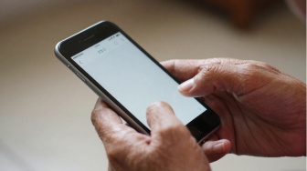 5 Rekomendasi HP Murah Minim Iklan untuk Lansia, Harga Rp 1 Jutaan