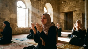 Apakah Menangis Membatalkan Puasa? Ini Menurut Hukum Islam