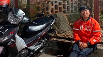 Lulusan Hukum UGM Ini Banting Setir Jadi Ojol Saat Kuliah, Kini Jadi Peneliti Hukum Nasional