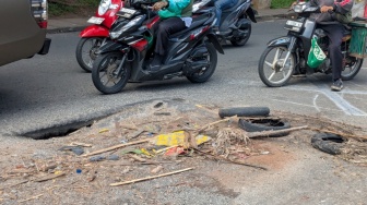 Ini Alasan Jalan Berlubang di Bogor Tak Kunjung Diperbaiki