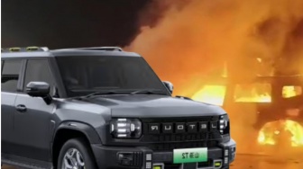 Mobil Jetour T2 Buatan Mana? Habis Dilalap Api usai Senggolan dengan BMW di Tol Jagorawi