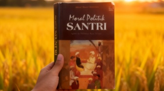 Membedah Pemikiran Politik Santri dan Abangan dalam Buku Abdul Munir Mulkhan