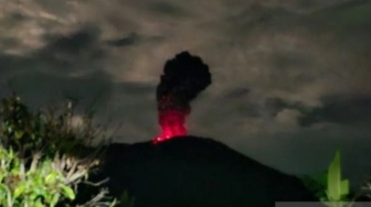 Gunung Marapi Erupsi Malam Hari, Semburkan Abu Vulkanik 3 Kilometer