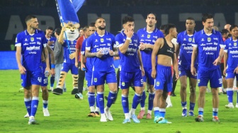 Luas Biasa! 29 Ribu Bobotoh di GBLA Bikin Layvin Kurzawa Berasa di Rumah Sendiri