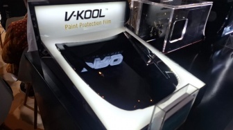V-KOOL Hadirkan Perlindungan Bodi Mobil PPF Luxor Diamond di Ajang IIMS 2026