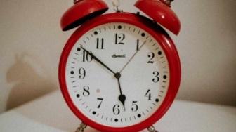 Seni Melambat: Mengapa Kita Tidak Perlu Selalu Merasa Terburu-buru?