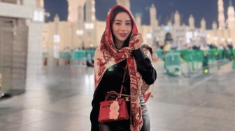 Heboh Selebgram Non-Muslim Berbusana Ketat di Masjid Nabawi, Celine Evangelista Murka