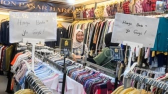 5 Risiko Pakaian Bekas, Ini Peringatan Dokter Penyakit Kulit