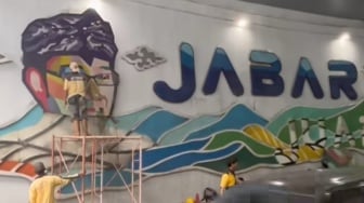 Wajah Ridwan Kamil Dicopot dari Underpass Depok, Ikon 'Jabar Juara' Akan Diganti Tokoh Lokal?