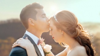 Di Balik Tekanan Menikah: Ada Kecemasan Ekonomi Orang Tua