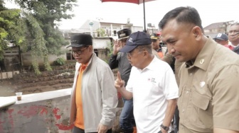 Jusuf Kalla Tekankan Kerugian Ekonomi Akibat Banjir, Ajak Warga Jakarta Jaga Lingkungan