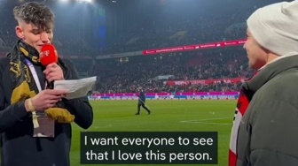 Viral! Lamar Kekasihnya Sesama Laki-laki di Stadion, Wasit Jerman Jadi Serangan Brutal